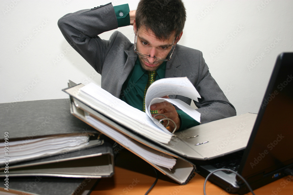 stress-im-b-ro-stock-foto-adobe-stock
