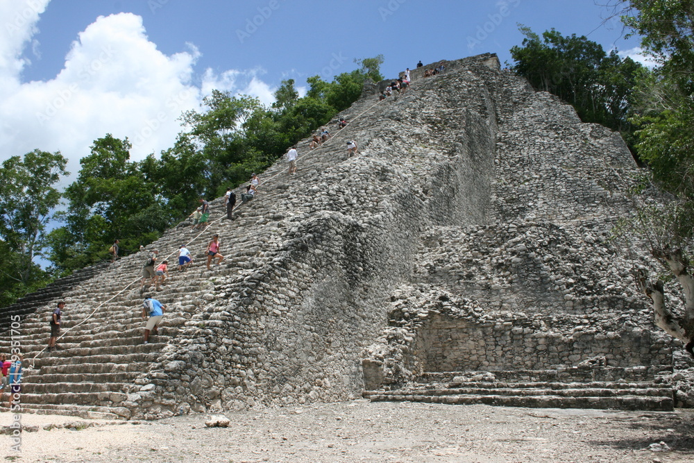 pyramide des ruines de coba au Mexique