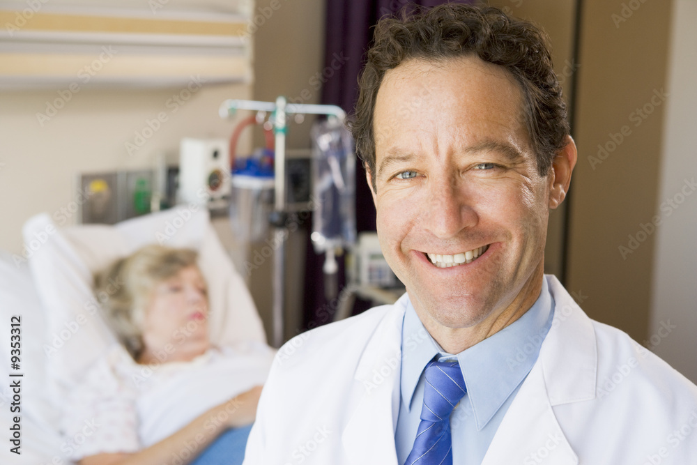 Obraz premium Doctor Standing In Patients Room