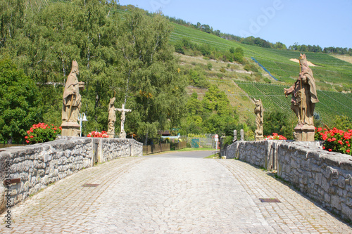 Brücke mit Brückenheiligen