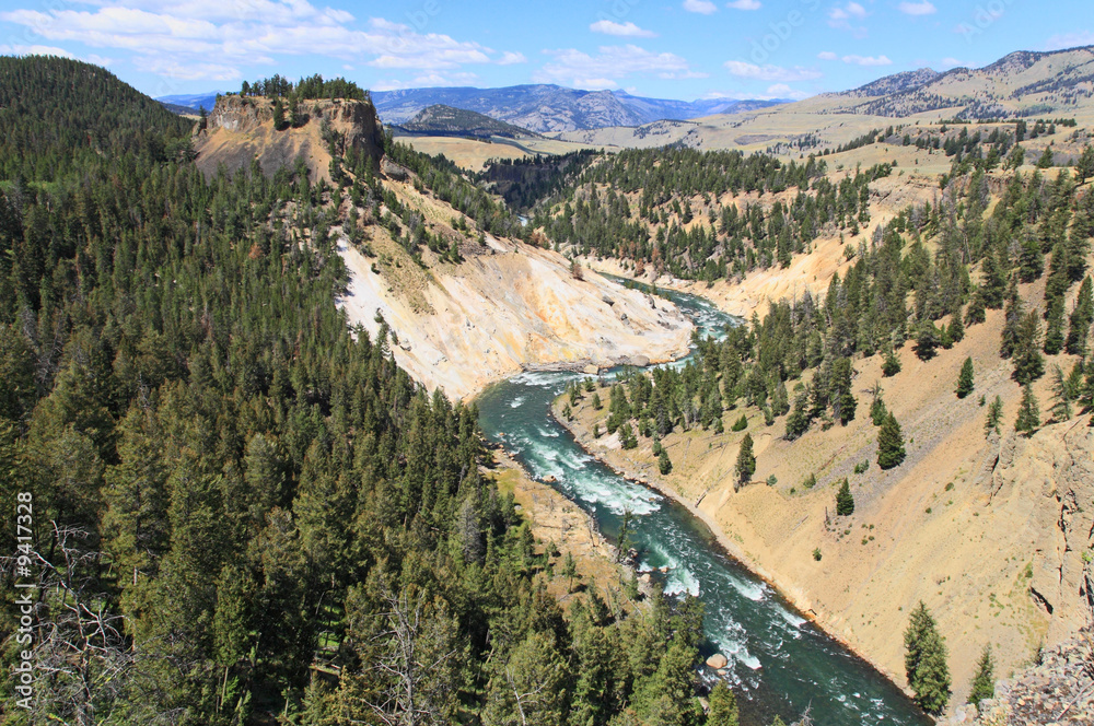 Fototapeta premium The Yellowstone River in Yellowstone National Park in Wyoming