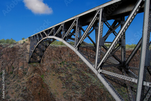 Crooked River Gorge Bridge, Oregon, USA © Leah McDaniel