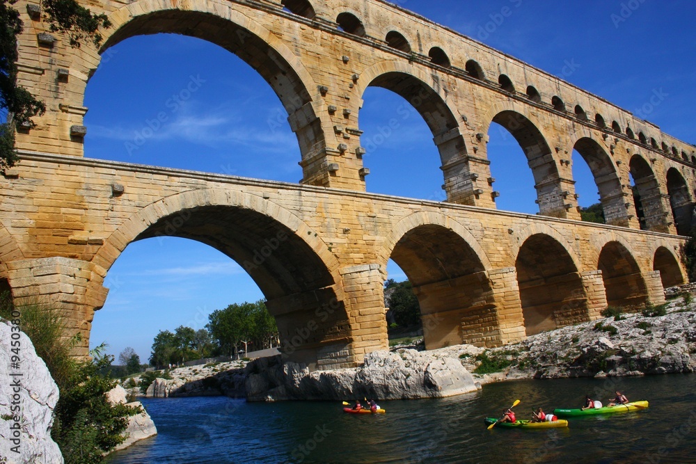 Canoés au pont du gard