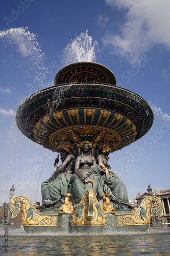 Fontaine Place de la Concorde Paris photo