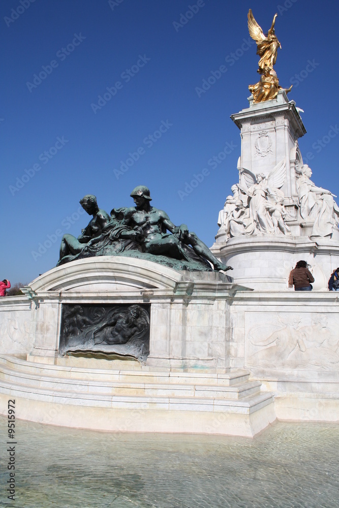 Statue et fontaine de la place Buckingham