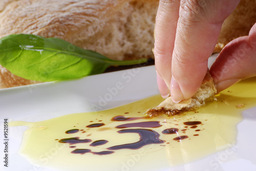Olivenöl, Balsamico und Brot