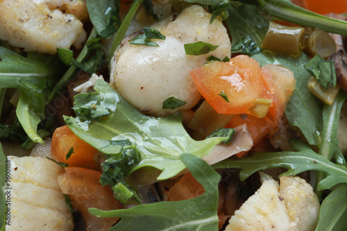 Insalatina di porcini e capesante - Antipasti di pesce photo