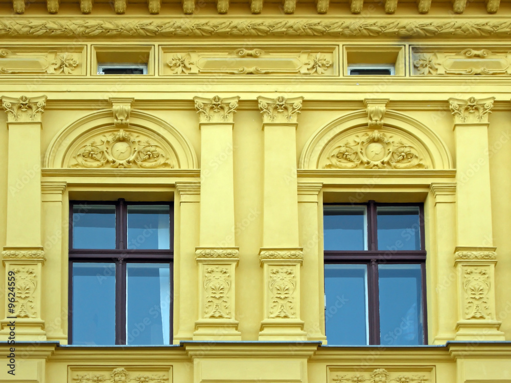 Obraz premium Berlin, Sanierte Hausfassade in Charlottenburg