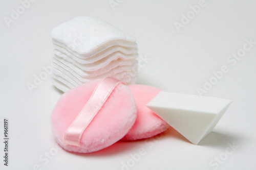 Sponge and cotton swab cushions used in beauty