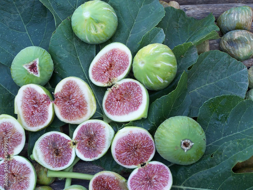 Sweet green figs of Apulia