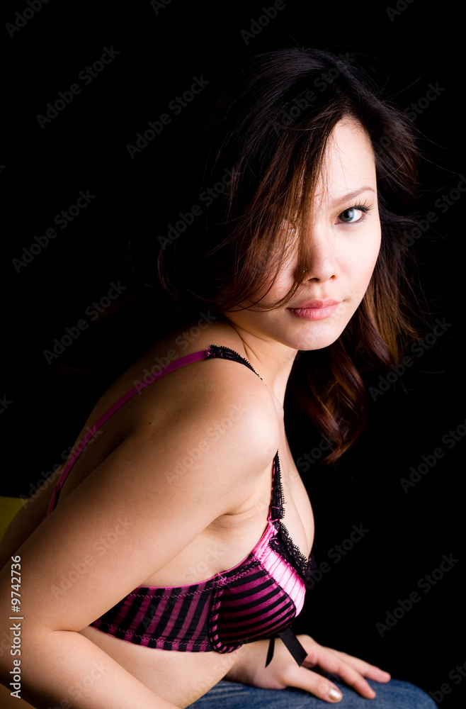 Fototapeta premium glamourous asian woman