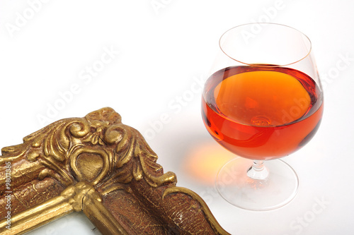 Cognanc in brandy snifer an...