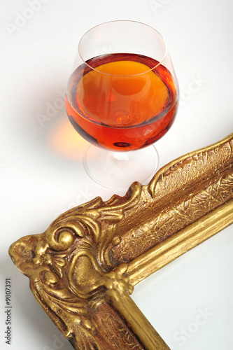 Cognanc in brandy snifer an...