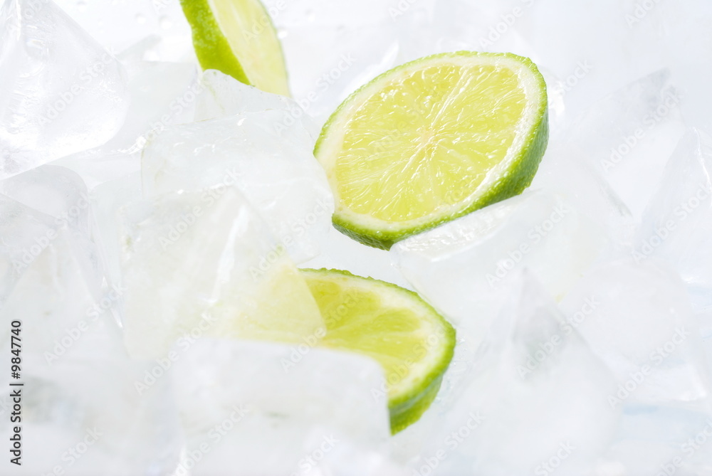Slice Lemon with small ice cubes . Slice Lemon with small ice cubes .