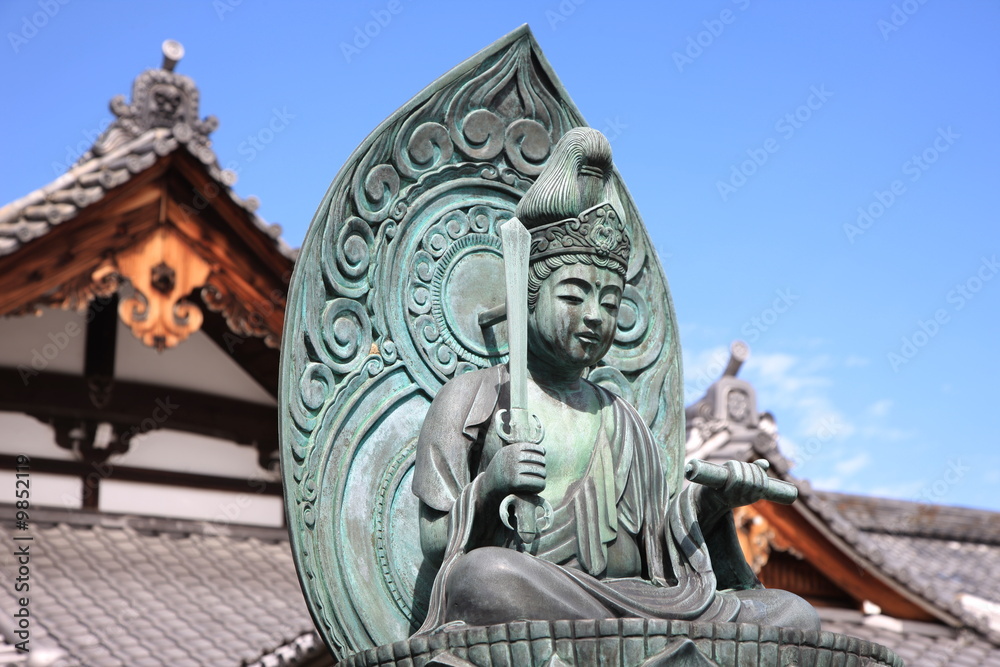 Fototapeta premium statue of Buddha