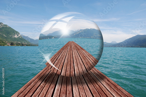 sphère sur le lac