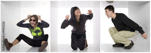 Fotografi People trapped inside white boxes fighting and arguing.
