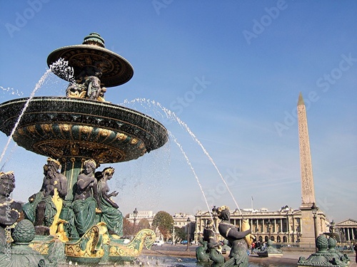 Statues, obélisque