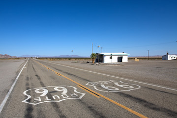 Acrylglasbilder Route 66 Old route 66 near the city Amboy at summer  © Alex Garaev