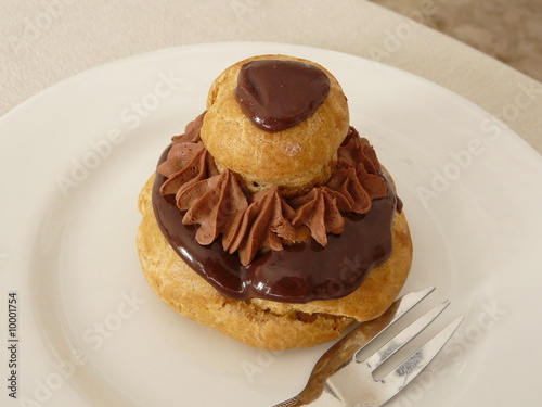 religieuse au chocolat