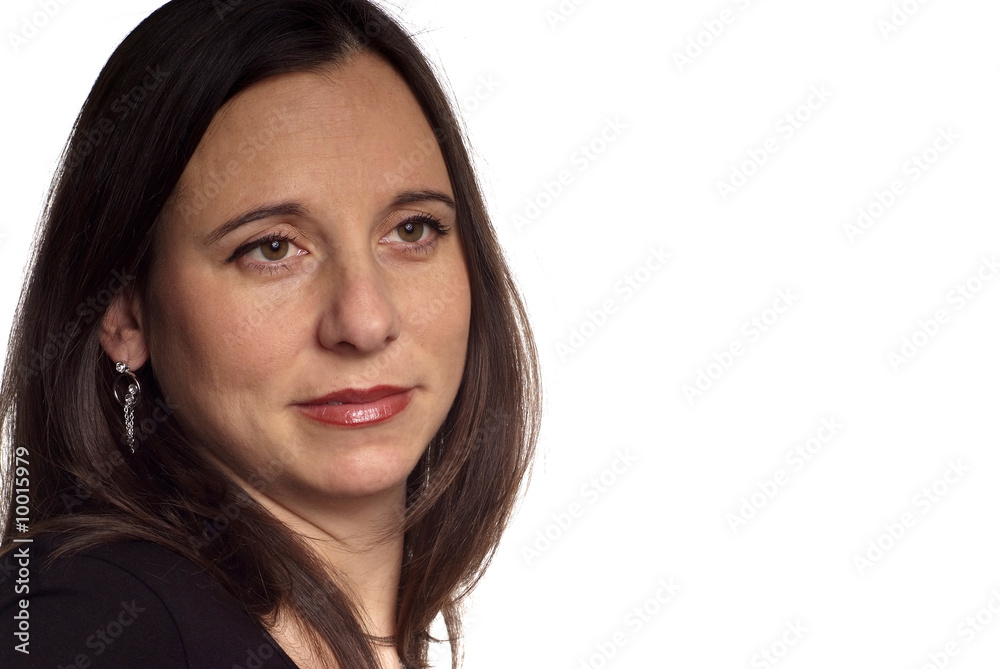 nette erwachsene Frau mit langen schwarzen Haaren nette erwachsene Frau mit langen schwarzen Haaren