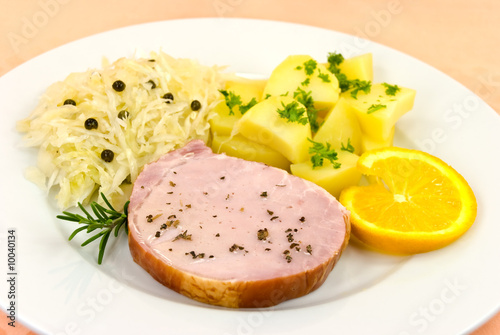 Kasseler Scheiben mit Kartoffeln,Sauerkraut