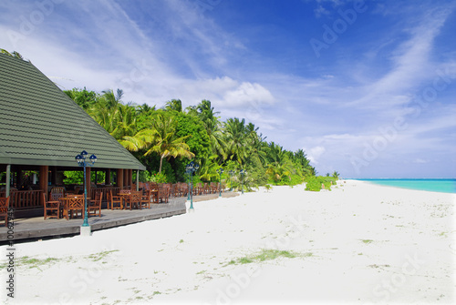 Fototapeta Naklejka Na Ścianę i Meble -  Holiday island in the Maldives with beautiful white beach
