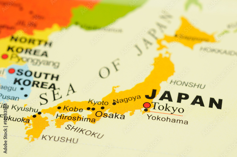 Fototapeta premium Zbliżenie miasta Tokio, Japonia na mapie