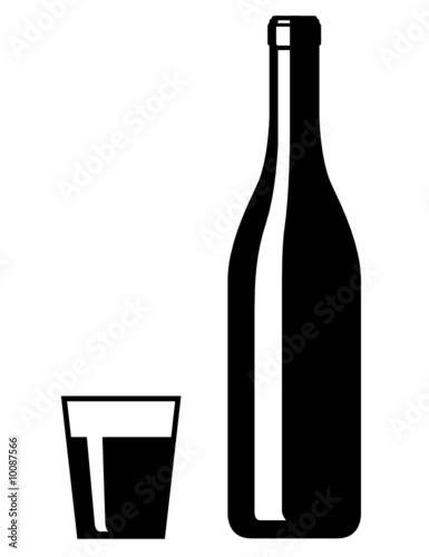 Bottiglia di vino con bicchiere photo