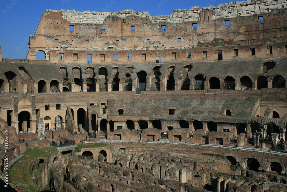 intérieur du coliseum de Rome