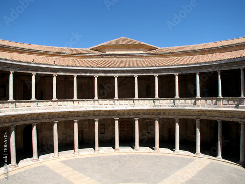 circular colonnade