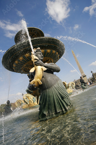 Obelisque Fontaine Place de la Concorde Paris photo