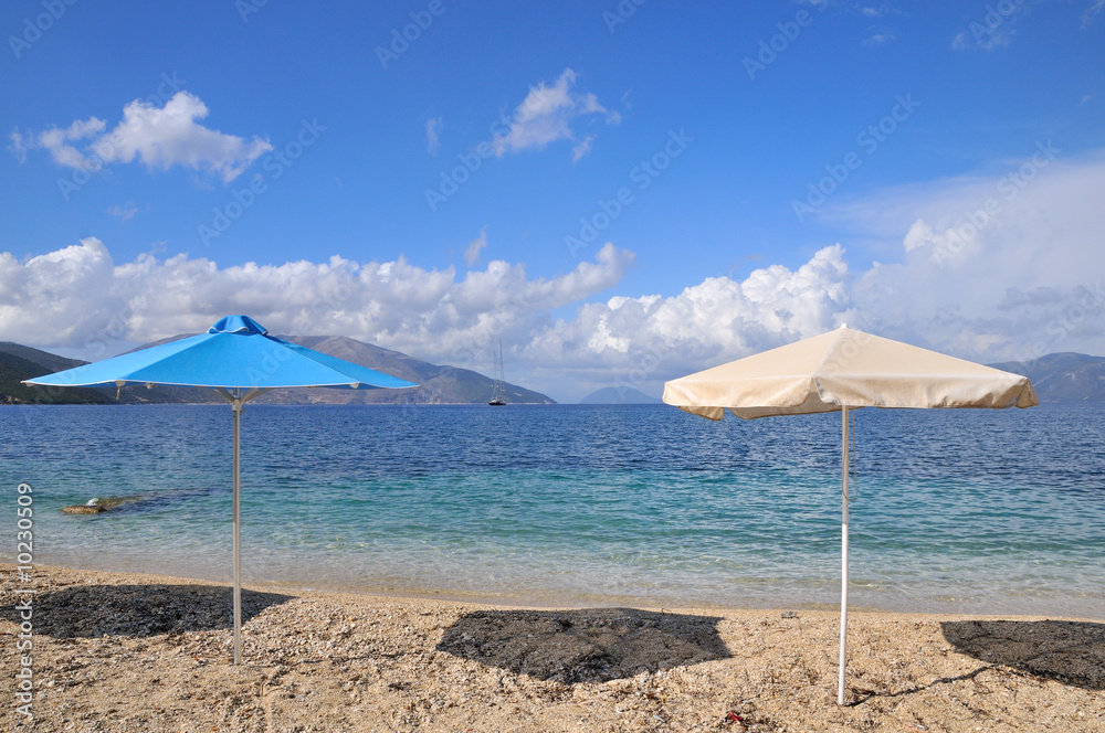 Fototapeta premium Parasols at the beach in Greece