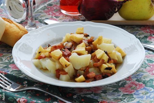 Padellata di patate e mele Contorni - Ricette della Lombardia photo