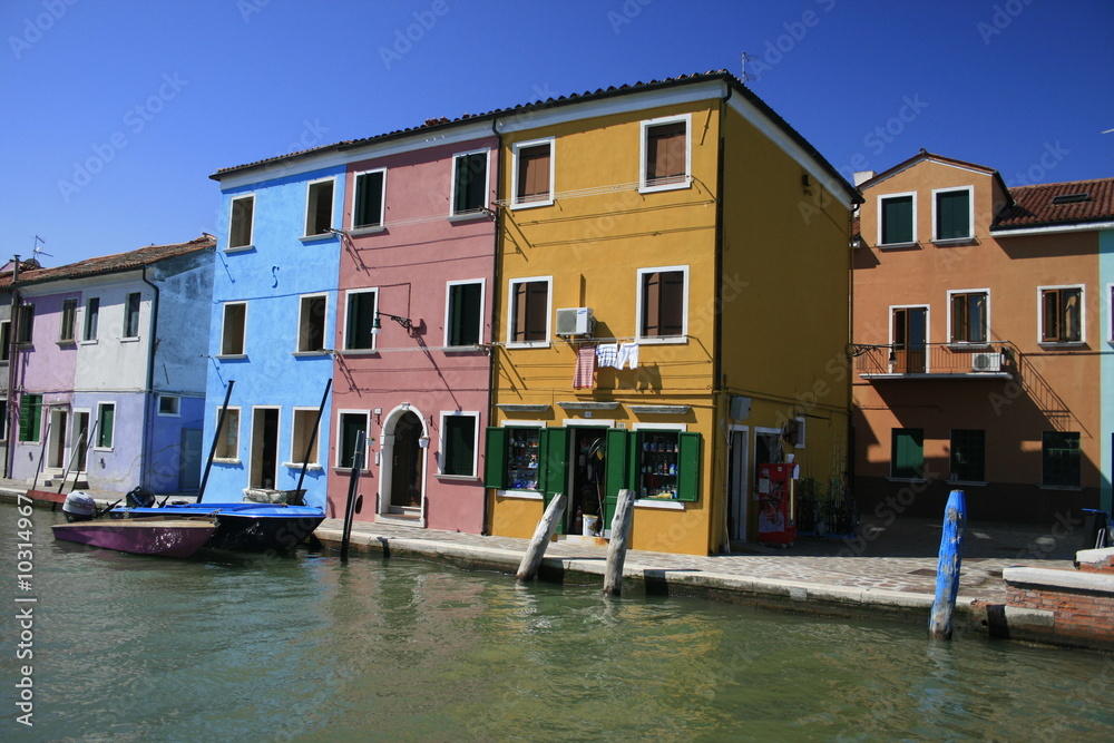 Quartier coloré de Burano près de Venise