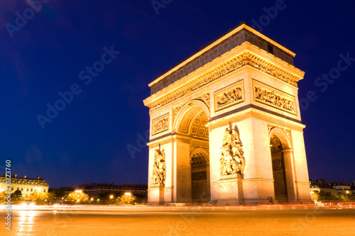 The Arch of Triumph at night. Paris