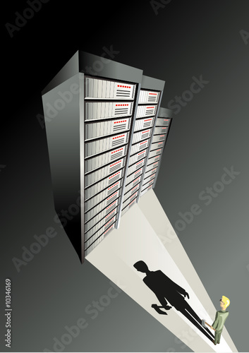 Administrator mit Axt vor Server