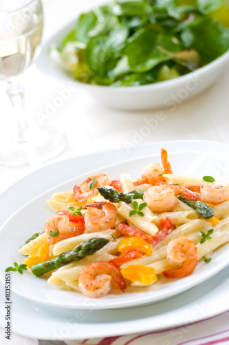 Shrimp Penne with asparagus, bell pepper, origan