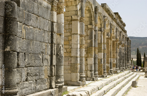 Tableau sur toile Temple facade at Volubilis, Morocco