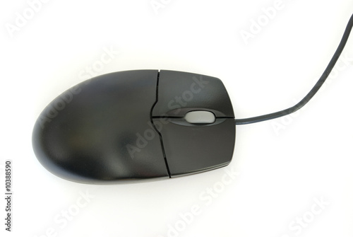black computer mouse