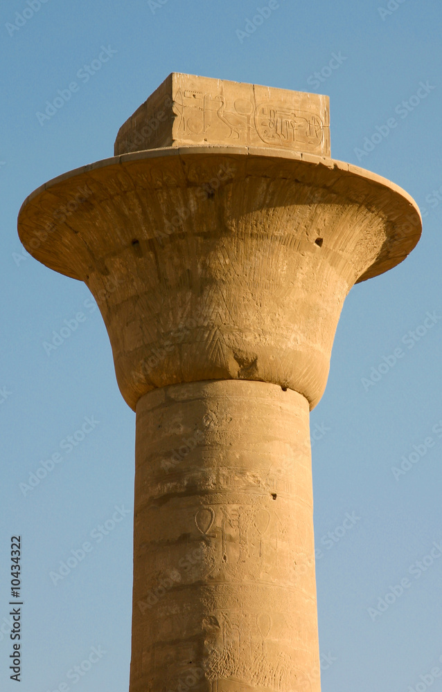 colonne du temple de Karnak à Louxor
