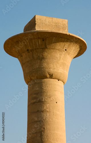 colonne du temple de Karnak à Louxor photo