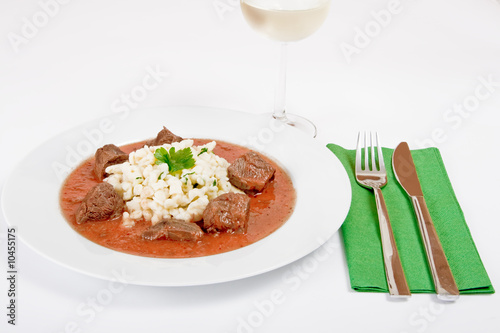 Rindsgulasch mit Spätzle photo