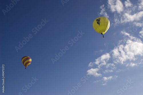 An image of a pair of hot air balloons.