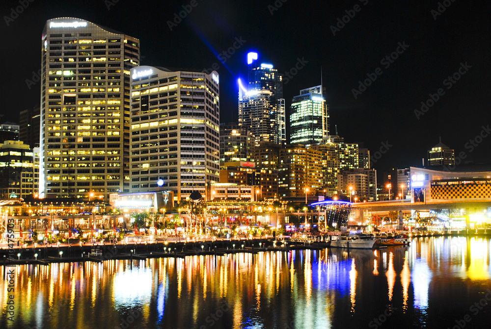 Darling Harbour bei Nacht in Sydney, Australien