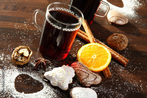 glühwein und lebkuchen