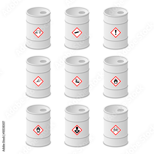tonnen/fässer mit gefahrgutsymbolen