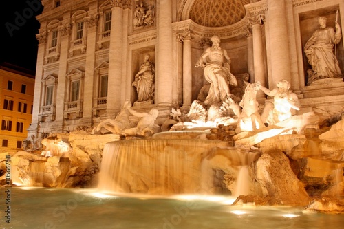 Fontaine de Trevi la nuit