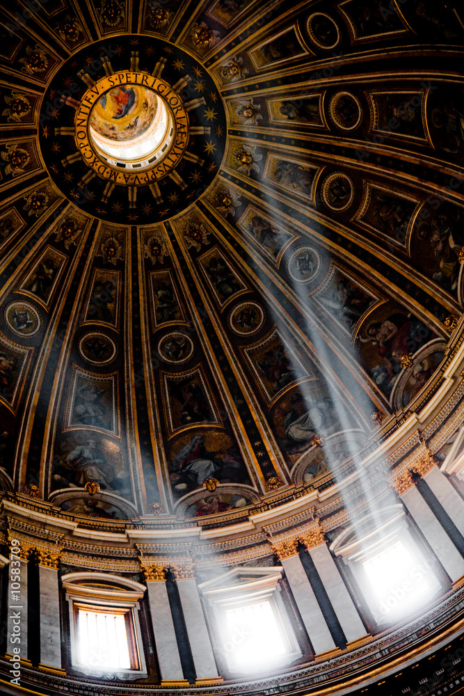 Fototapeta premium Dome of St. Peter's Basilica