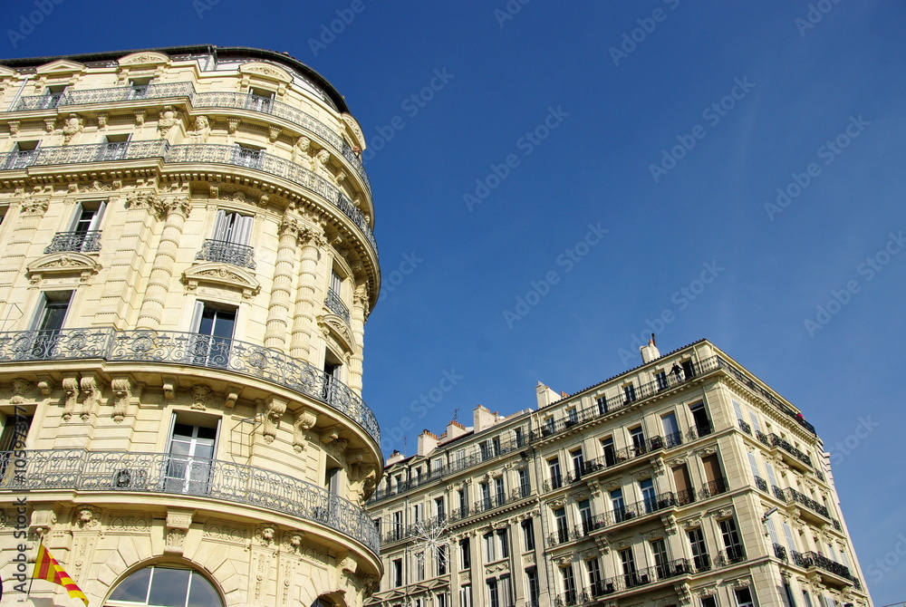 Immeubles de pierre blanche, Marseille, France.